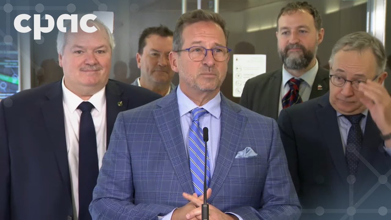 Le chef du Bloc Québécois parle aux journalistes sur la colline du Parlement – 9 octobre 2024