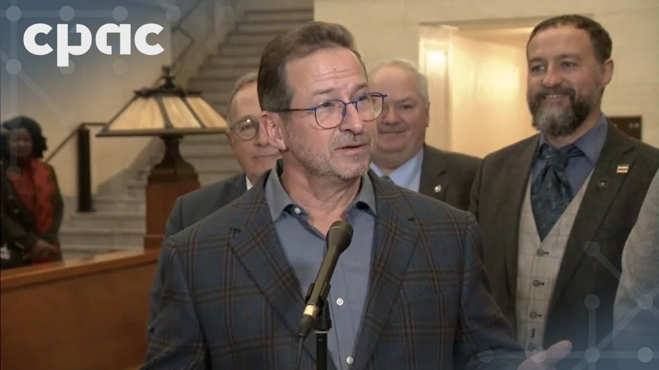 Commentaire du chef du Bloc après discussion du projet de loi C-282 avec des sénateurs