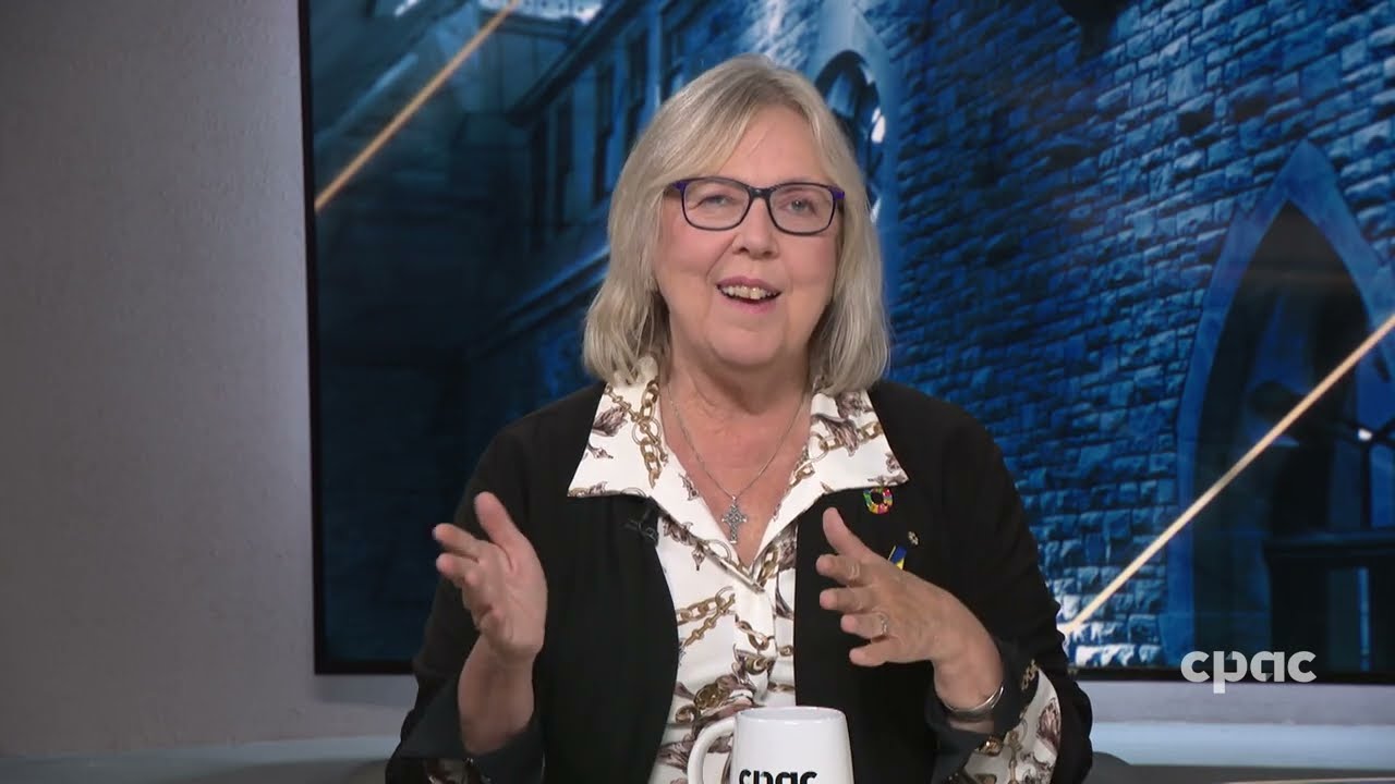 Elizabeth May does not intend to step down as Green Party leader for now