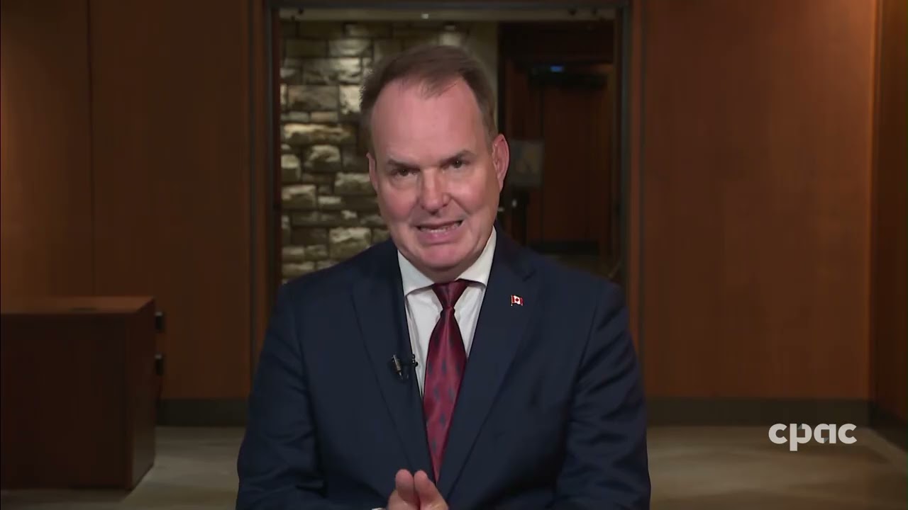 Le leader du gouvernement, Steven MacKinnon, présente les priorités des Libéraux pour la session