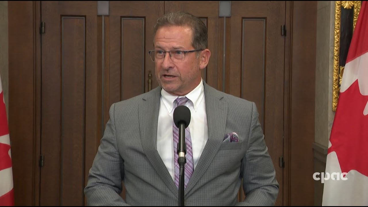 Le chef du Bloc Québécois Yves-François Blanchet parle aux journalistes – 22 octobre 2025