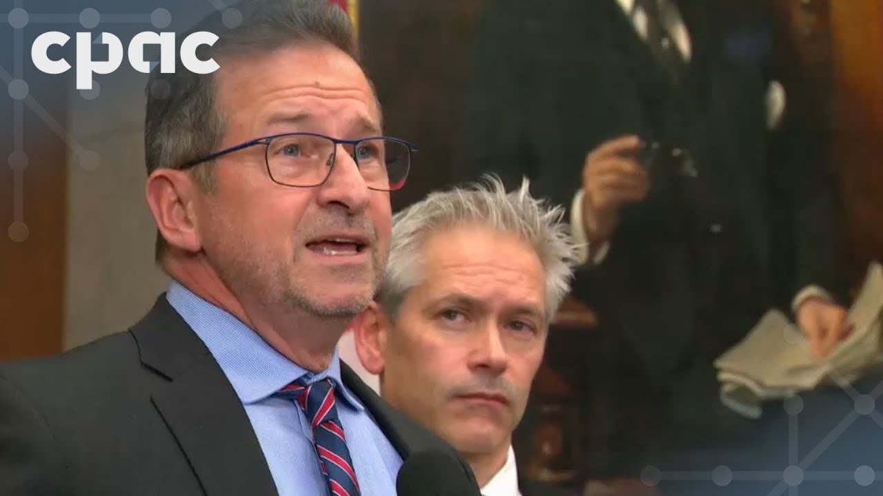 Le chef du Bloc Québécois Yves-François Blanchet parle aux journalistes – 27 novembre 2025