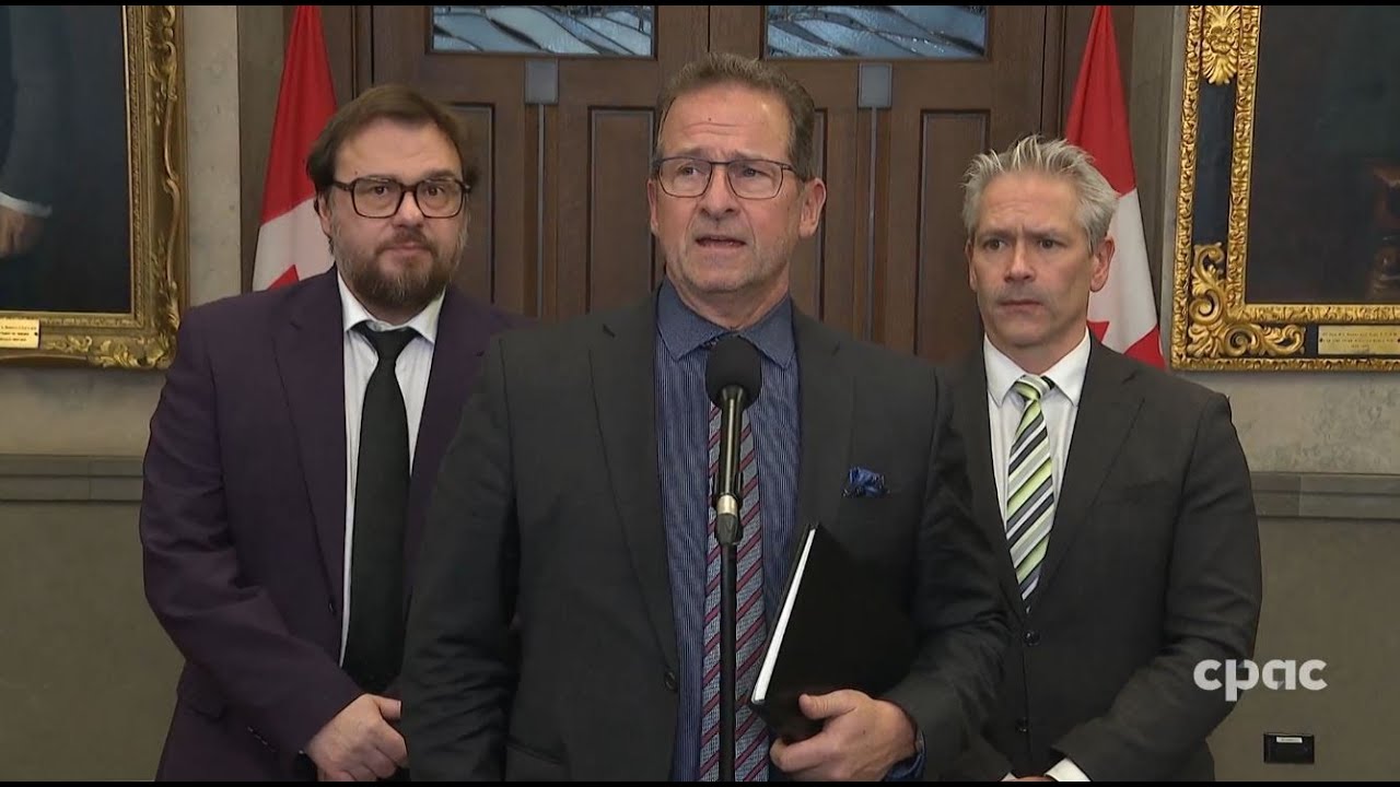 Le chef du Bloc Québécois Yves-François Blanchet s’adresse aux journalistes – 2 décembre 2025