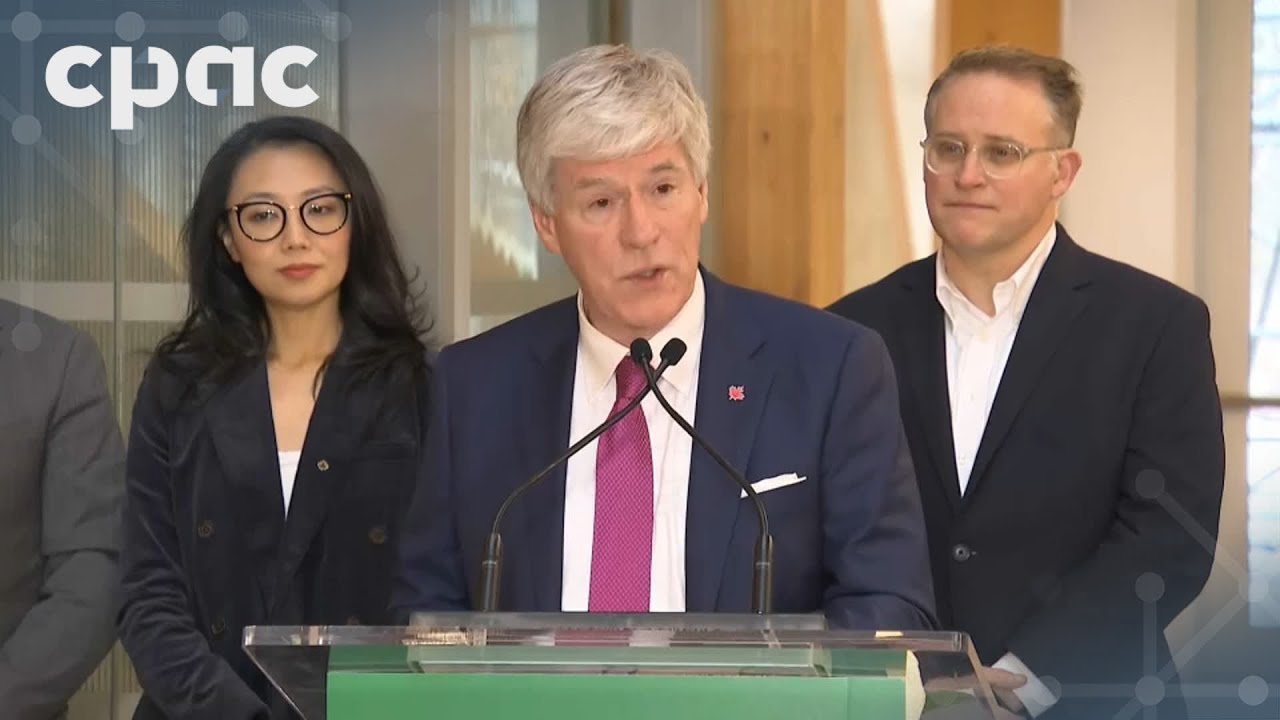 Natural Resources Minister Tim Hodgson announces supports for forestry sector – December 15, 2025