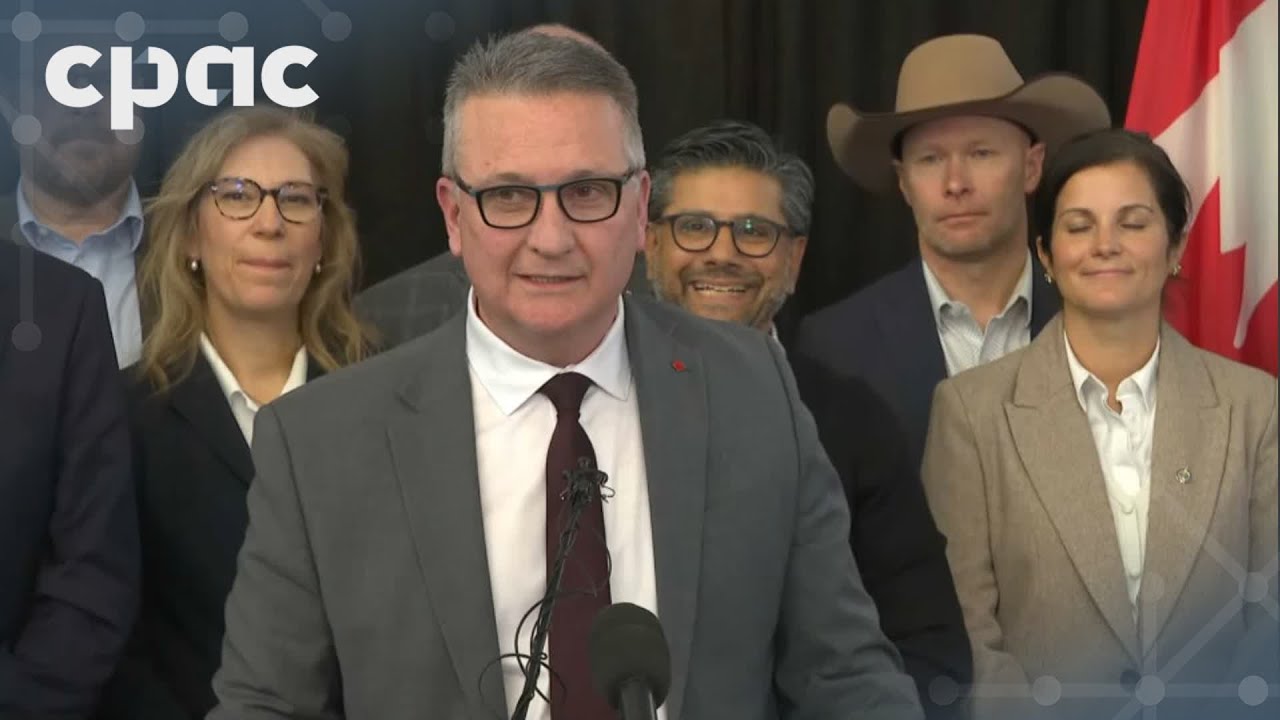 Agriculture Minister Heath MacDonald speaks with reporters in Ottawa – January 20, 2026