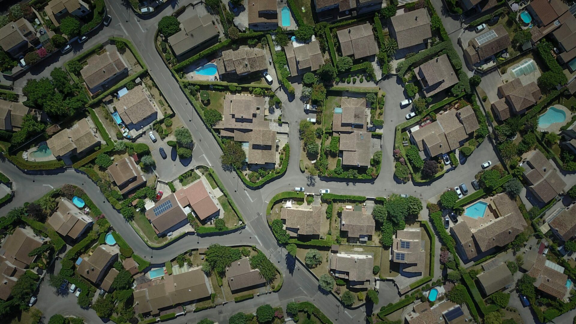 A bird's eye view of a residential neighbourhood