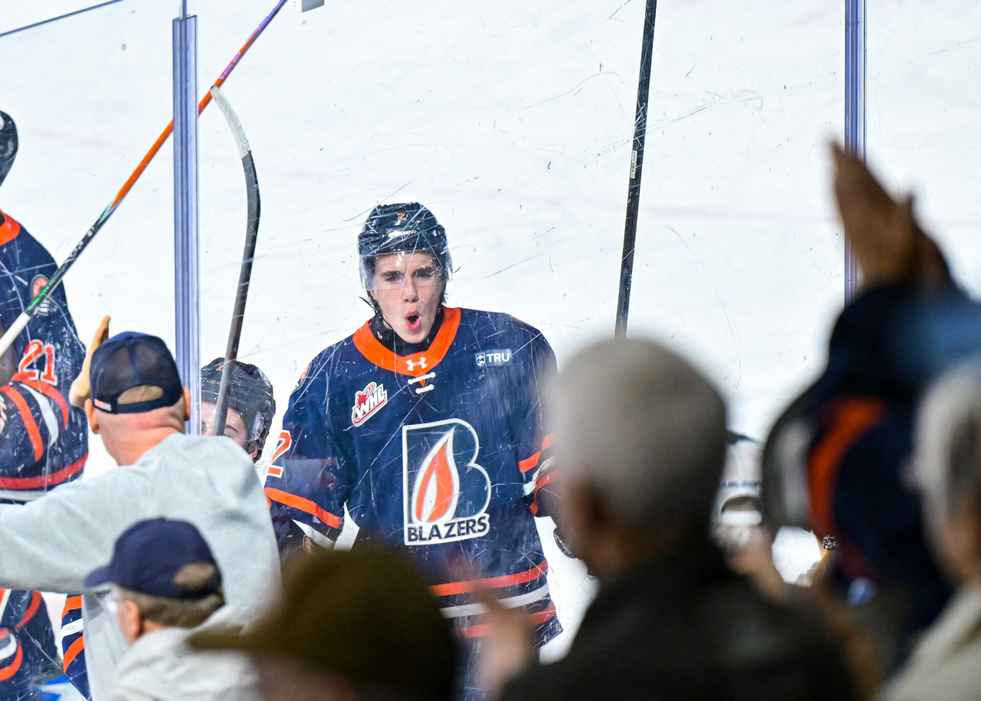 BLAZERS WIN 7-3 OVER GIANTS ON HOME ICE