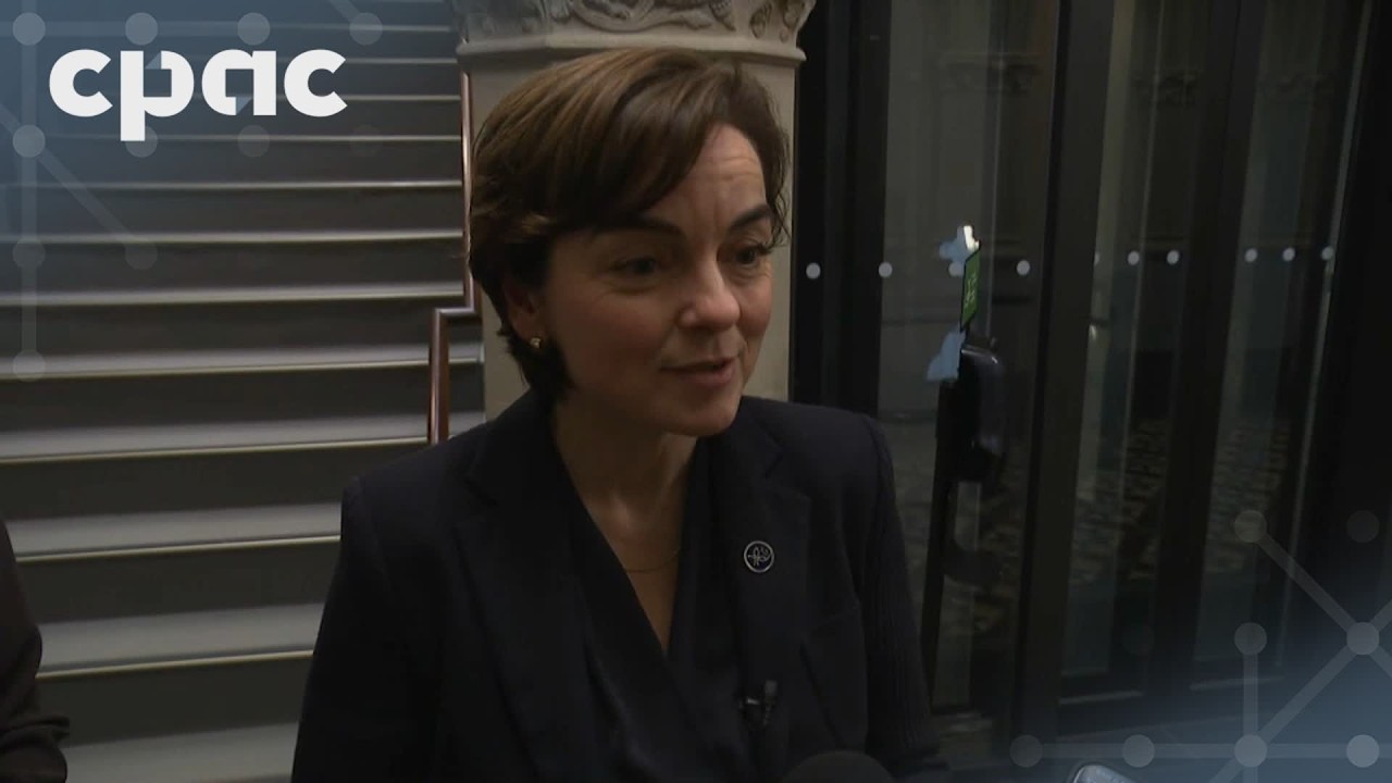 La PM du Québec, Christine Fréchette, s'adresse aux journalistes à Ottawa – 17 avril 2026