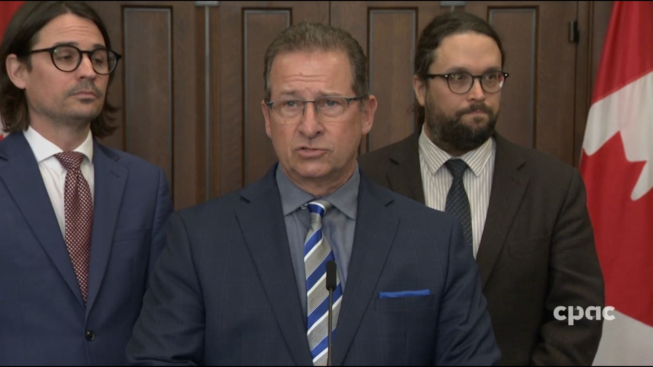 Le chef du Bloc Québécois parle aux journalistes à Ottawa – 5 mai 2026