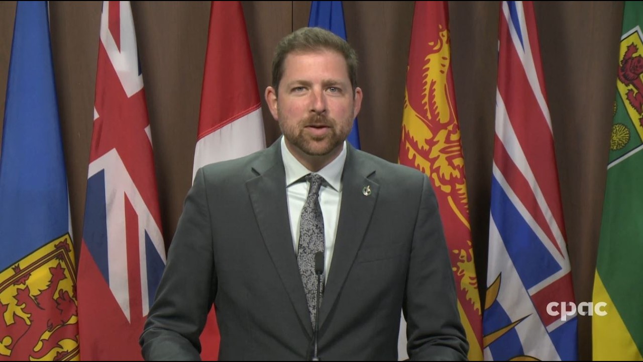 Un député du Bloc Québécois parle des droits des passagers aériens – 25 mai 2026