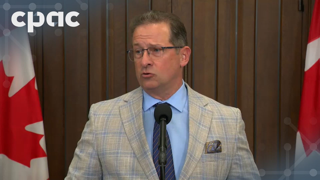13:40 ET: Le chef du Bloc Québécois parle aux journalistes à Ottawa