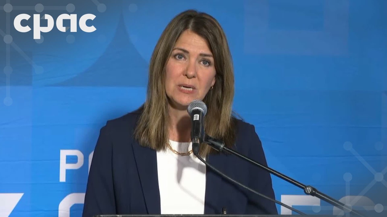 Alberta Premier Danielle Smith speaks with reporters in Quebec City – June 3, 2026